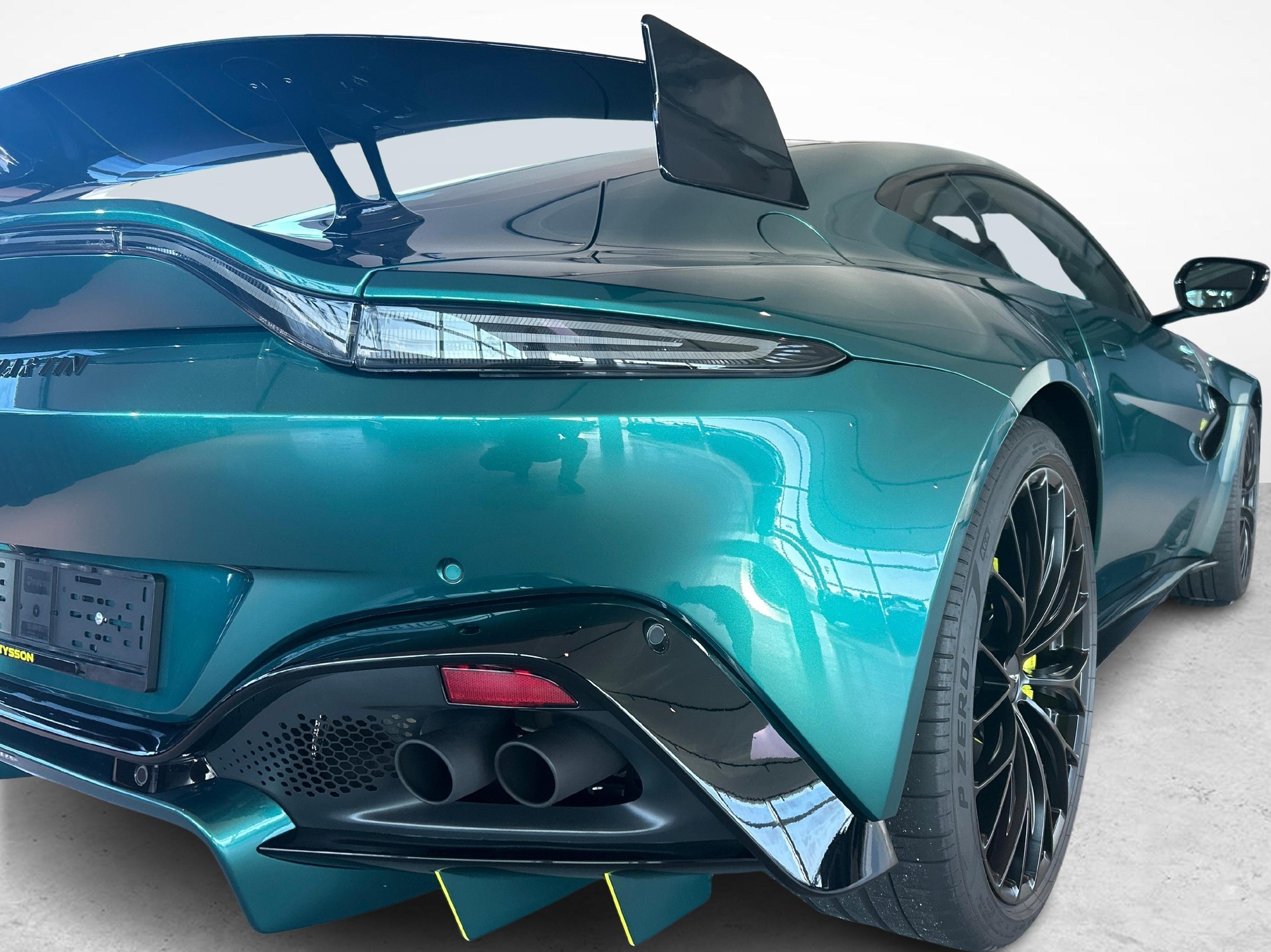 ASTON MARTIN V8 Vantage Coupé 4.0 V8 Bi-Turbo F1-image-17