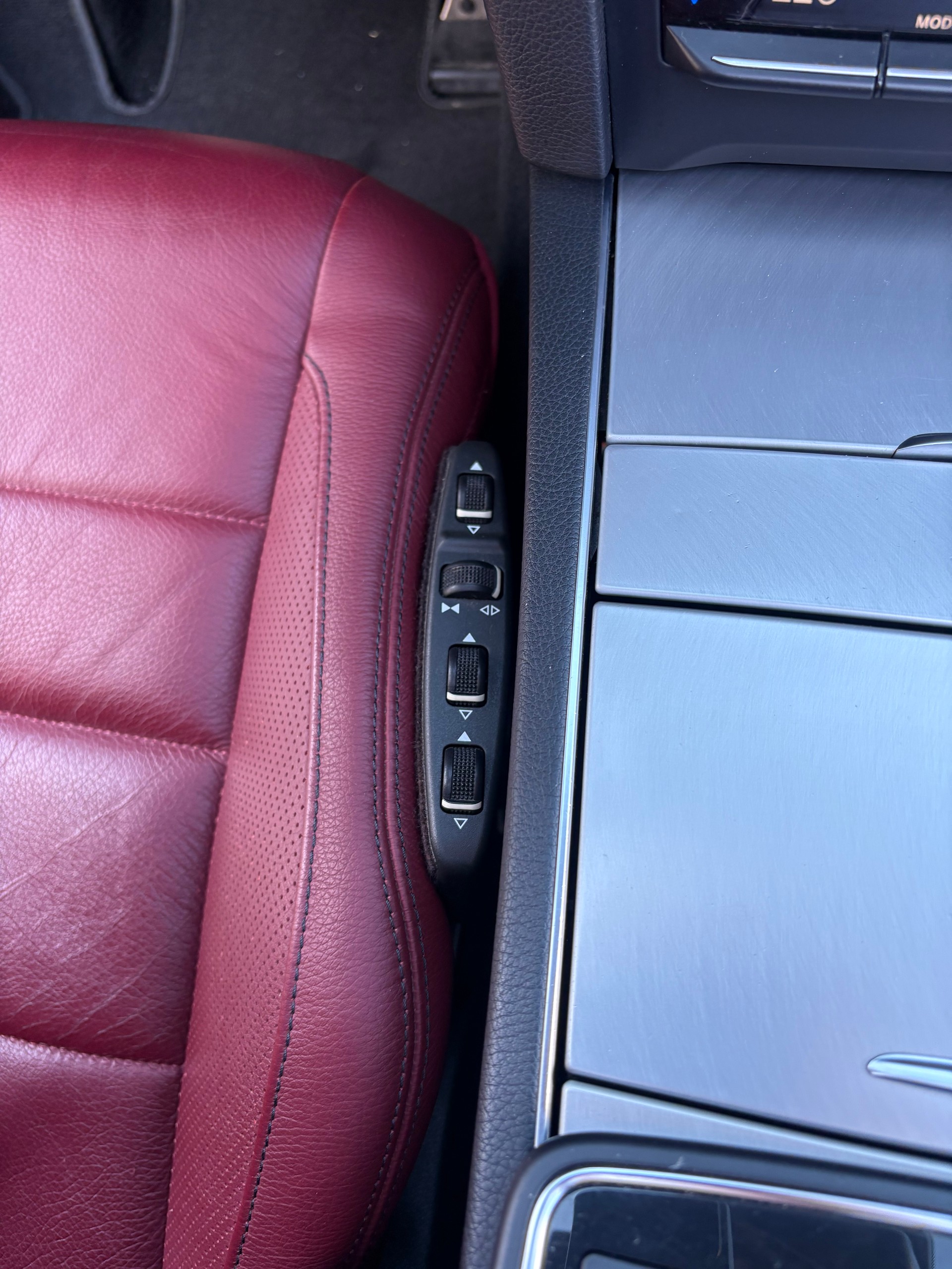 MERCEDES-BENZ E 250 7G-Tronic AMG-Line-image-14