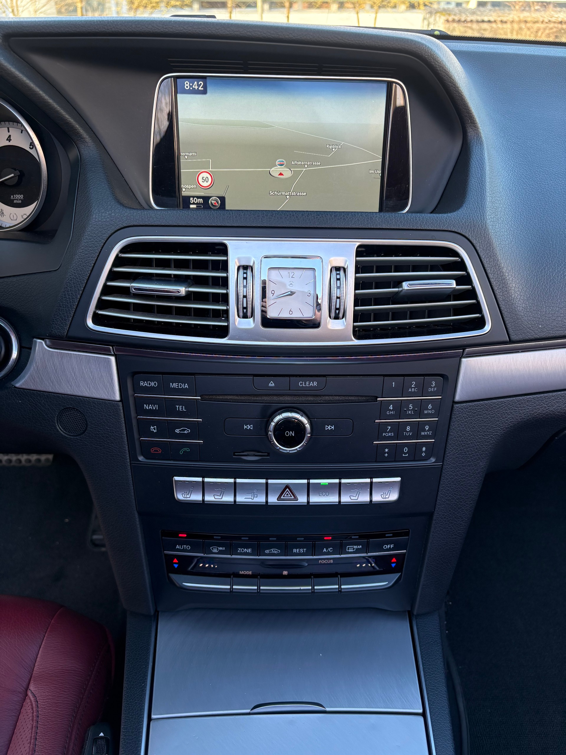 MERCEDES-BENZ E 250 7G-Tronic AMG-Line-image-9
