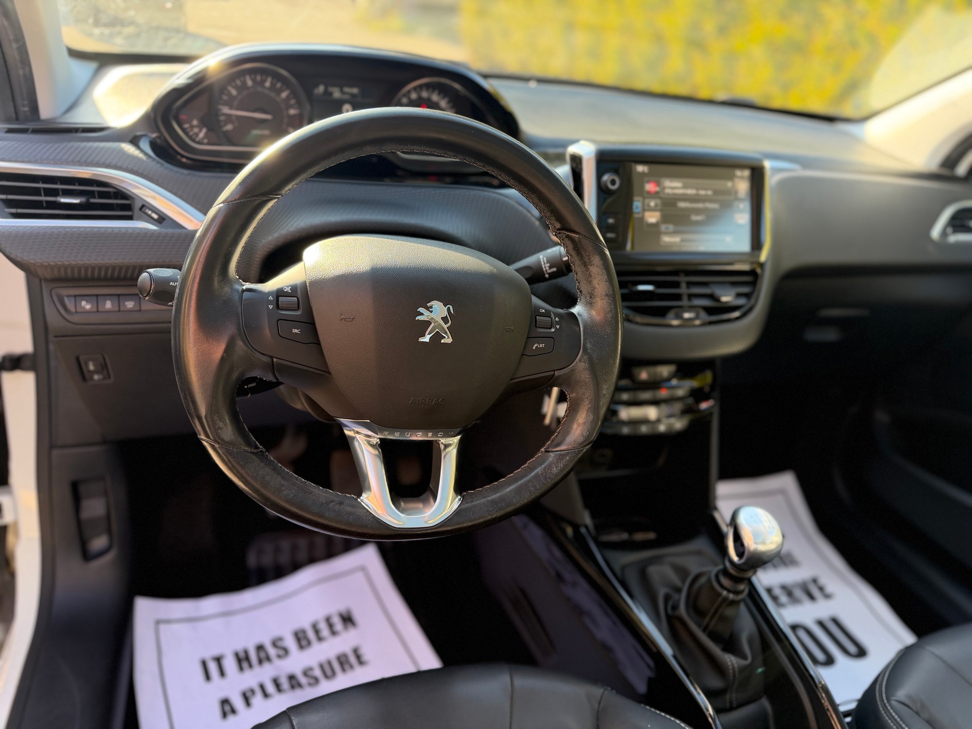 PEUGEOT 2008 1.2 PureTech Féline-image-8