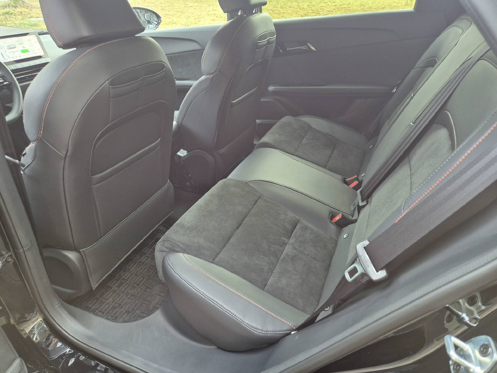 MG 4 64kWh Xpower 4WD-image-15