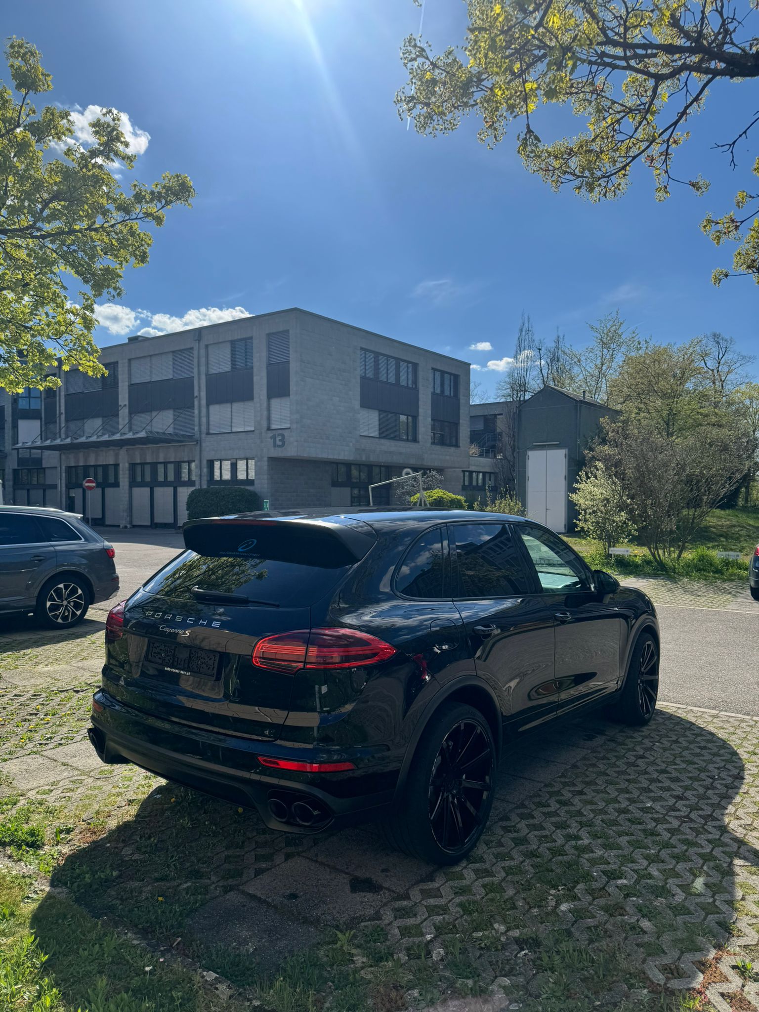 PORSCHE Cayenne S-image-3