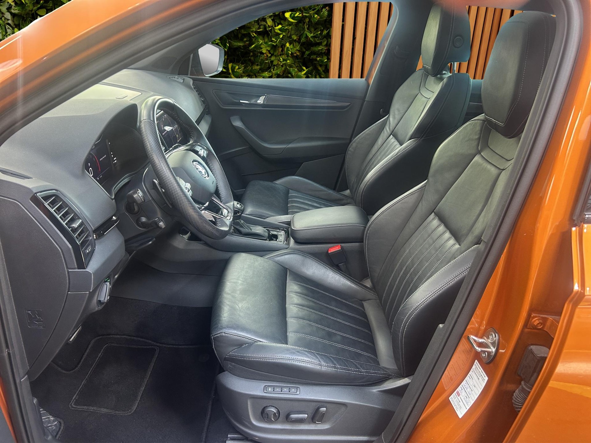 SKODA Karoq 2.0 TSI SportLine 4x4 DSG-image-8