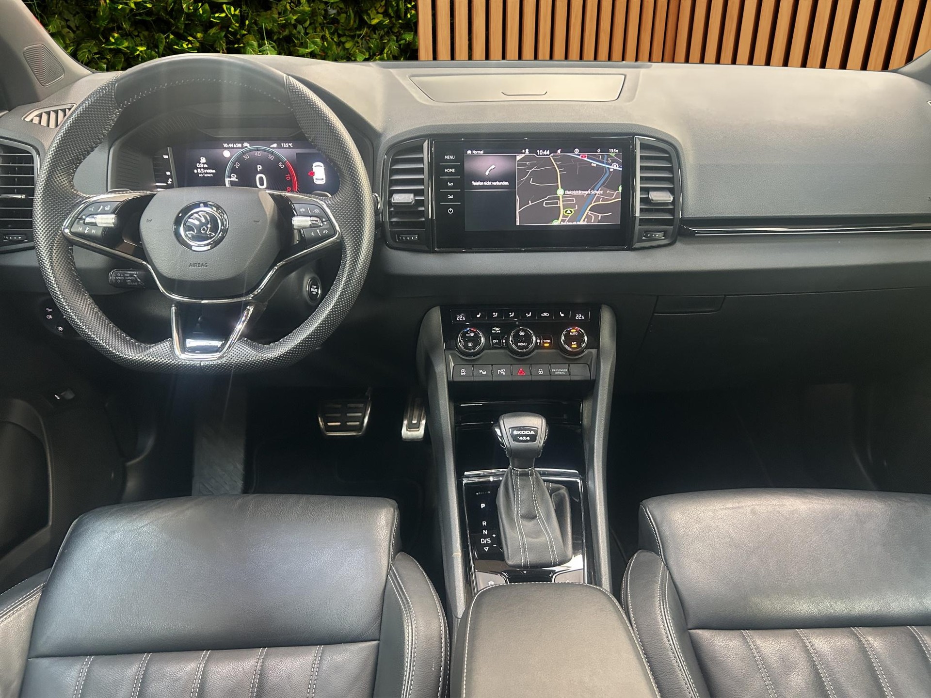 SKODA Karoq 2.0 TSI SportLine 4x4 DSG-image-12