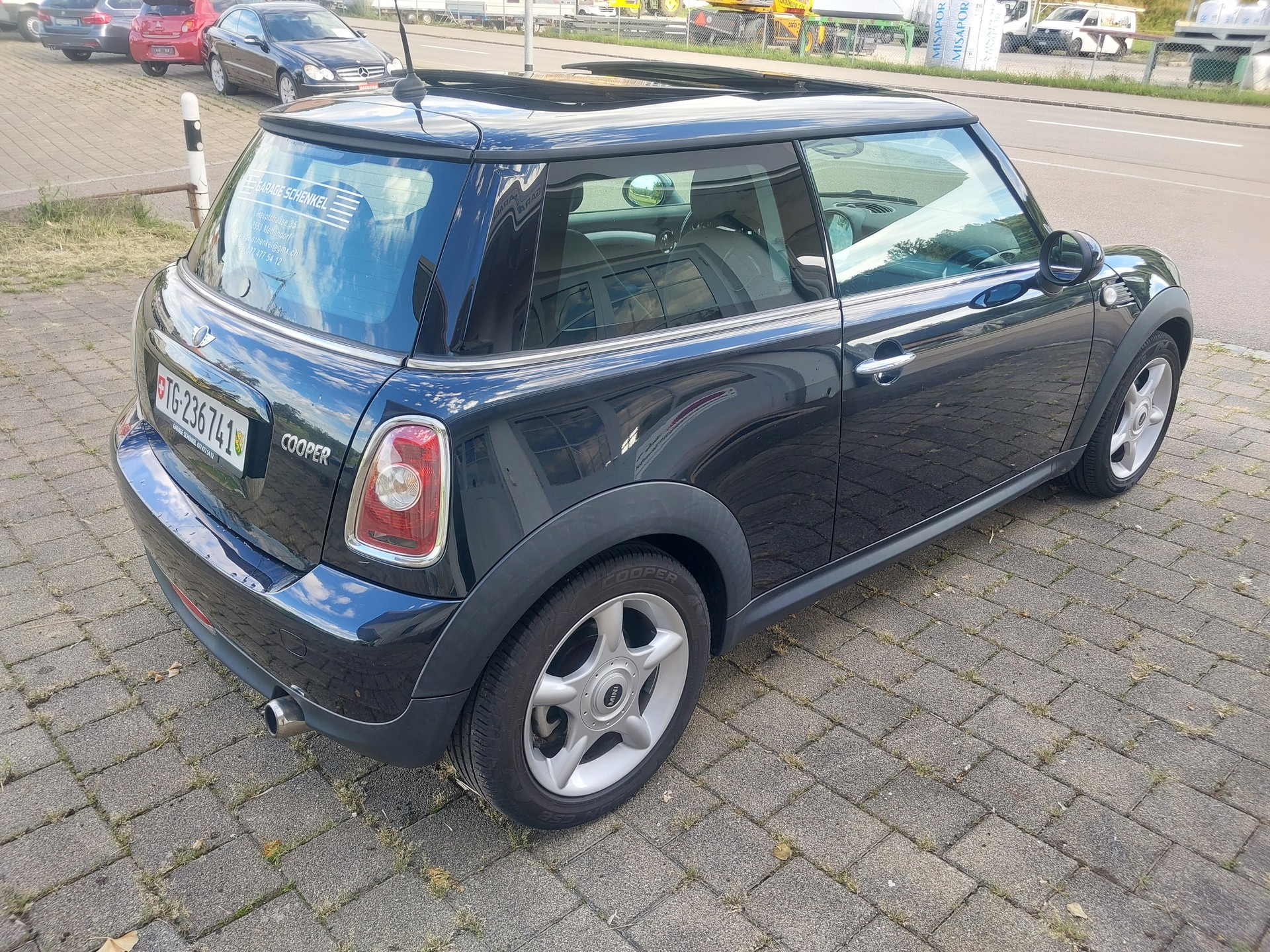 MINI Cooper-image-2