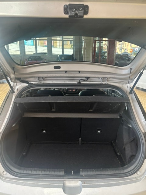 HYUNDAI i20 1.4 Vertex Automatic-image-2
