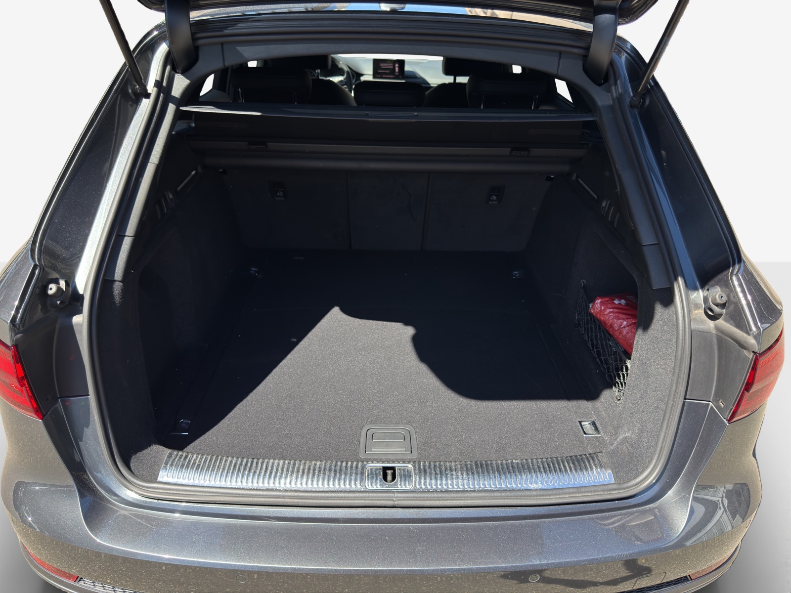 AUDI A4 Avant 1.4 TFSI Sport-image-12