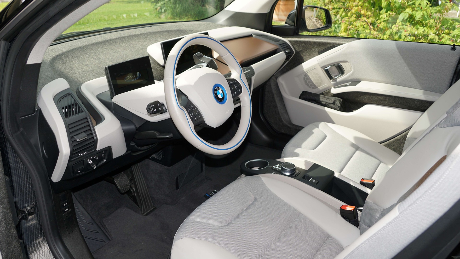 BMW i3s 120 Ah-image-3