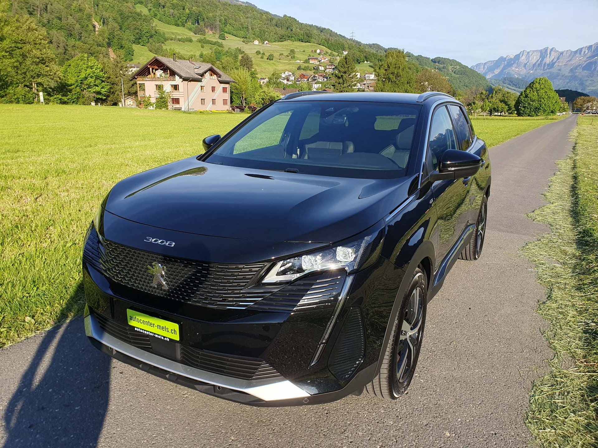 PEUGEOT 3008 1.2 Allure Premium GT Turbo-image-3