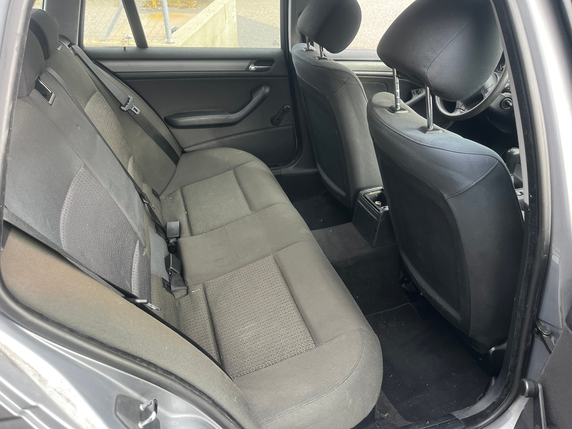 BMW 320d Touring-image-8