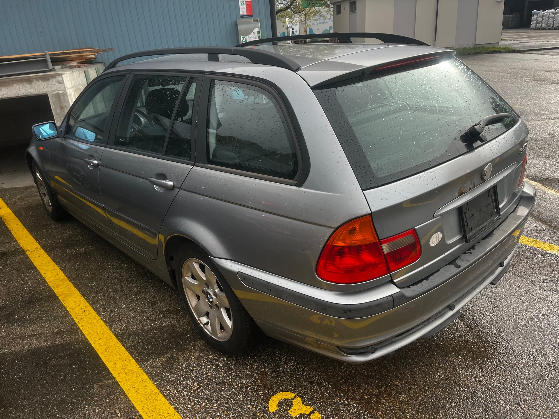 BMW 320d Touring-image-2