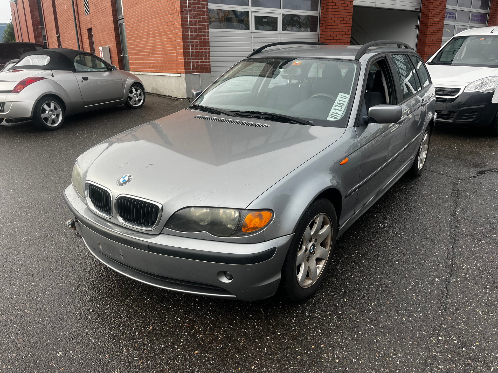 BMW 320d Touring-image-1