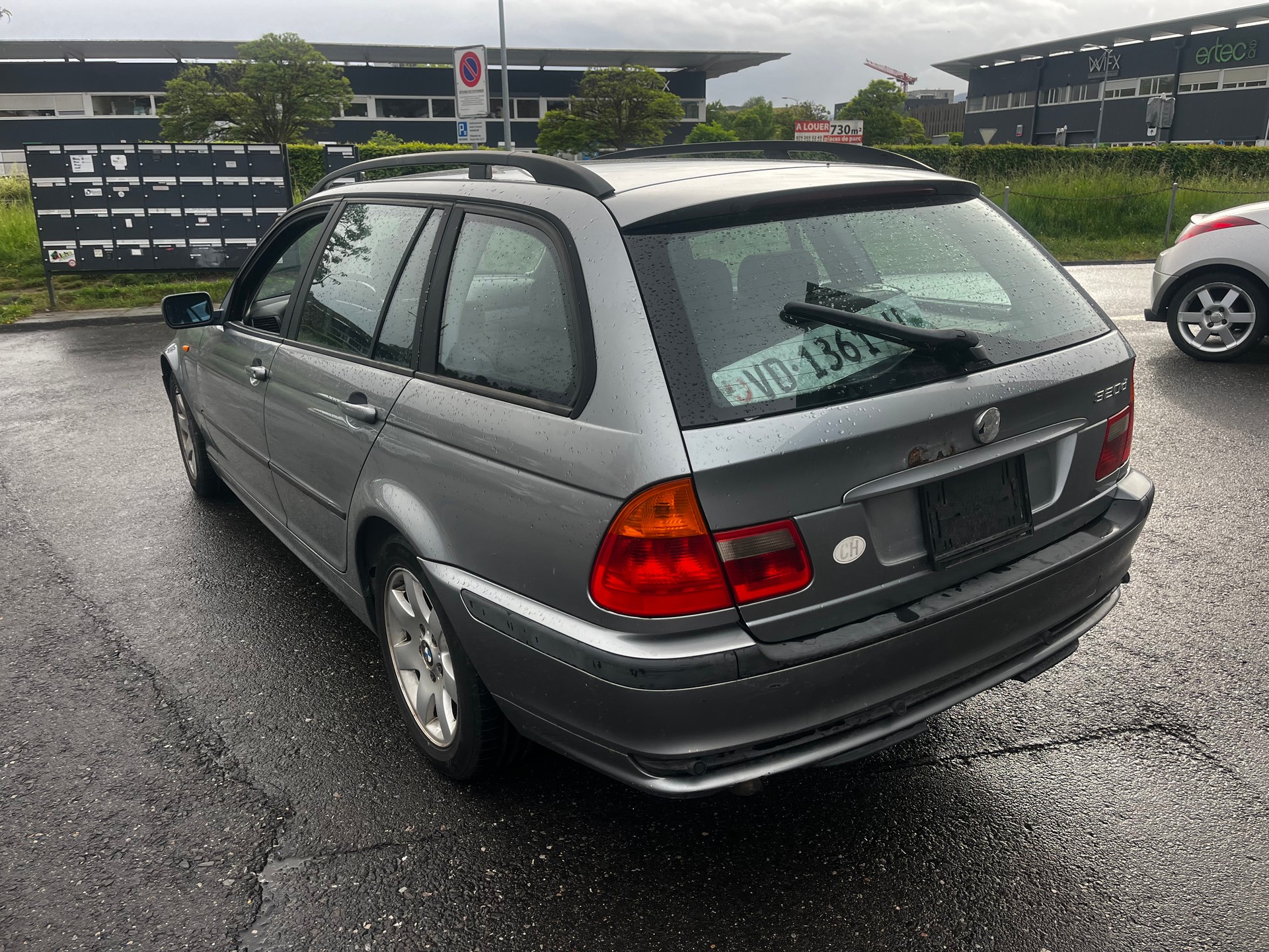 BMW 320d Touring-image-5