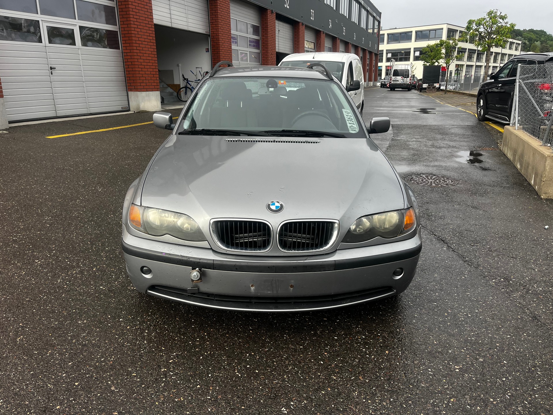 BMW 320d Touring-image-0