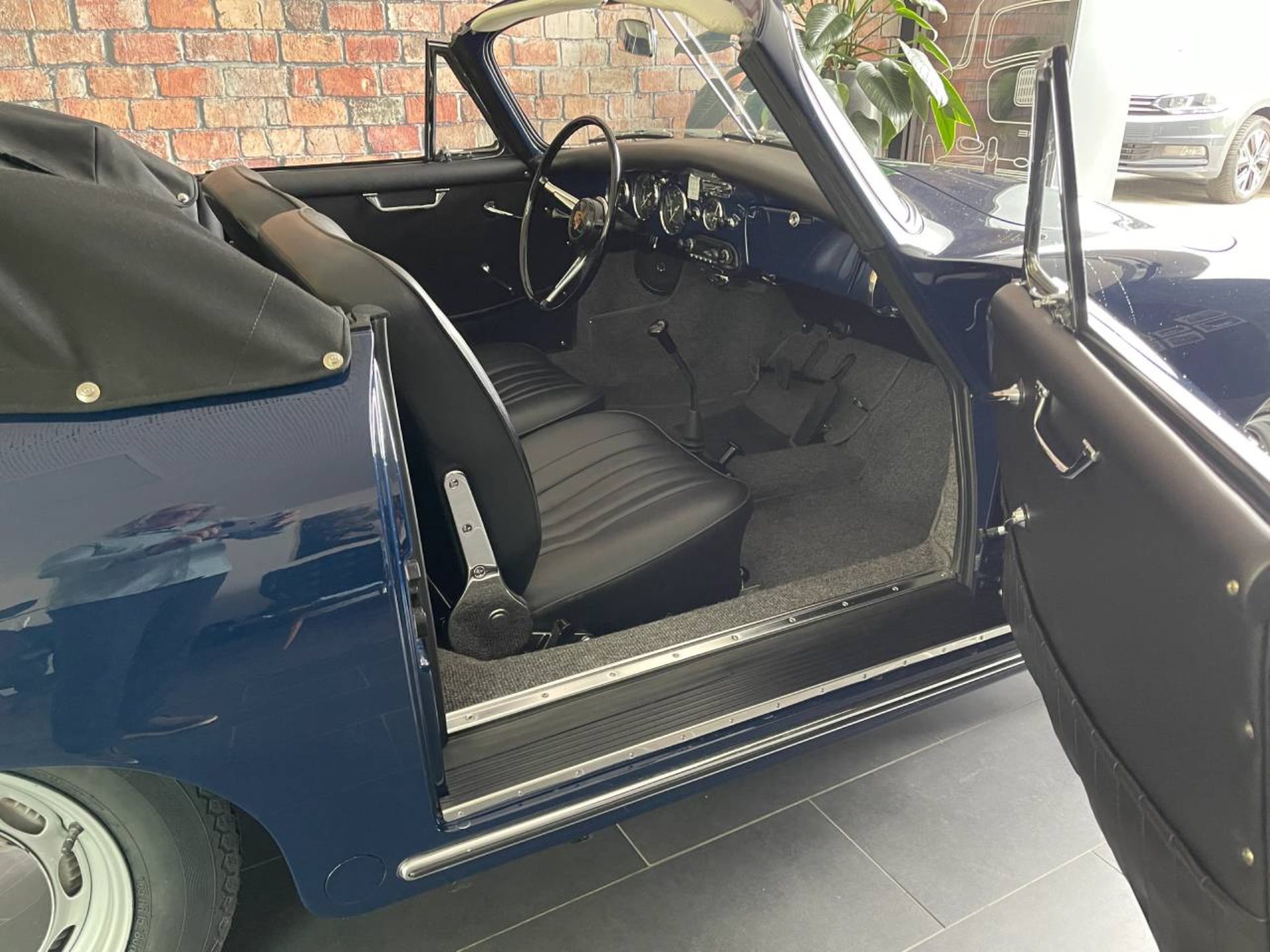 PORSCHE 356 B T6 Cabriolet-showroom-element-3