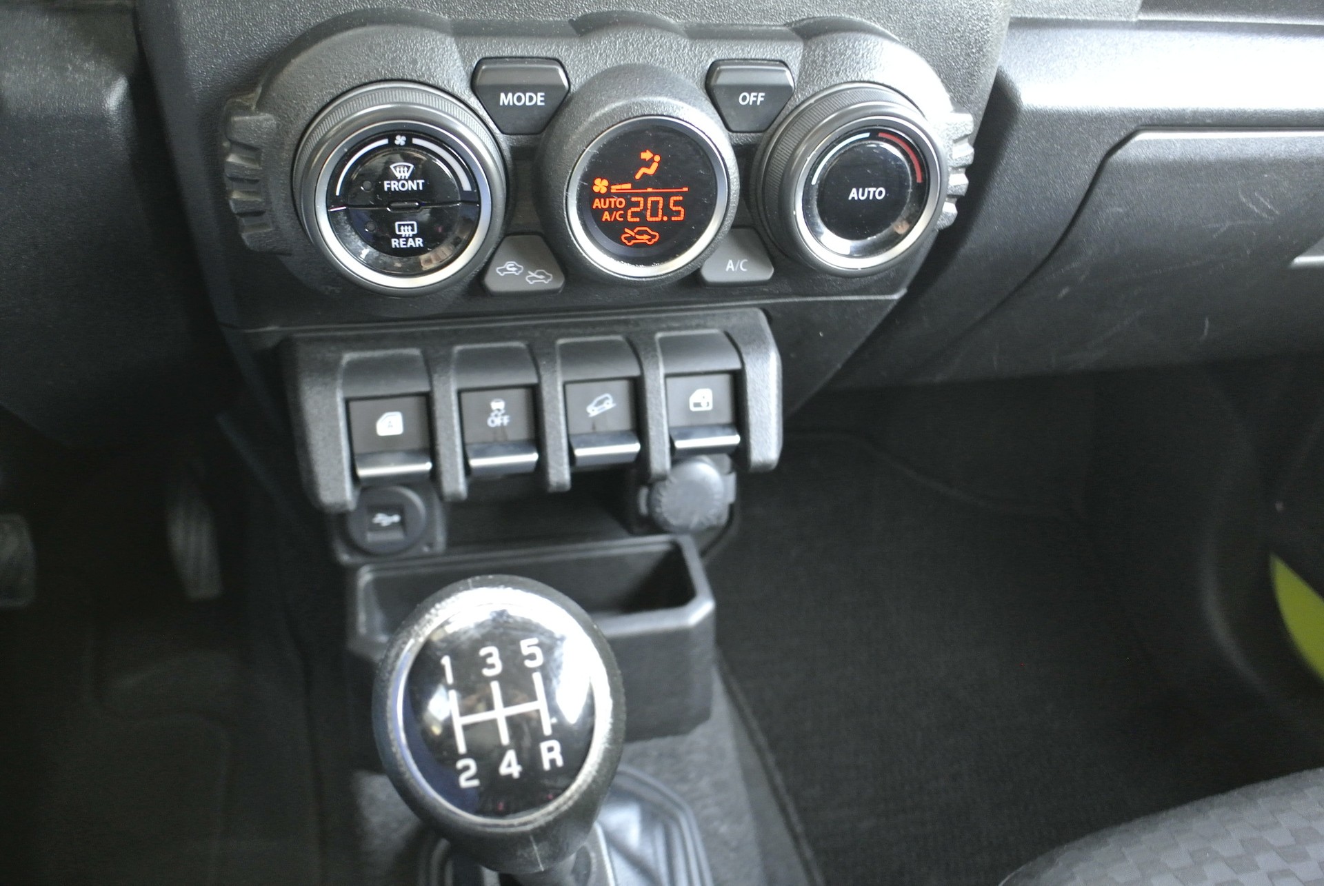 SUZUKI Jimny 1.5 Compact Top 4x4-image-30