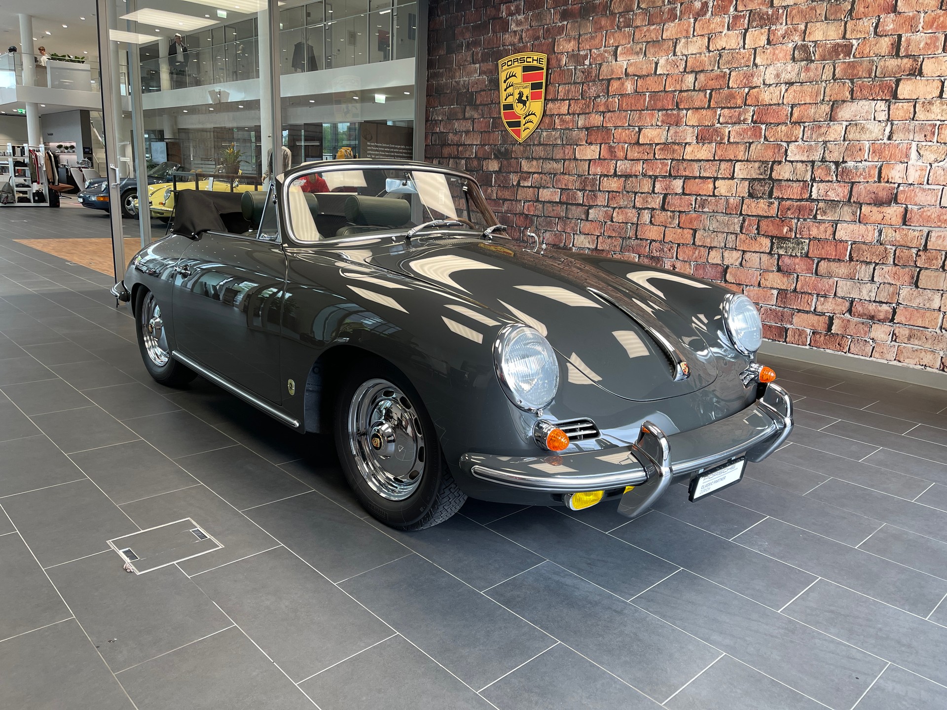 PORSCHE B T6 Cabriolet-showroom-element-1