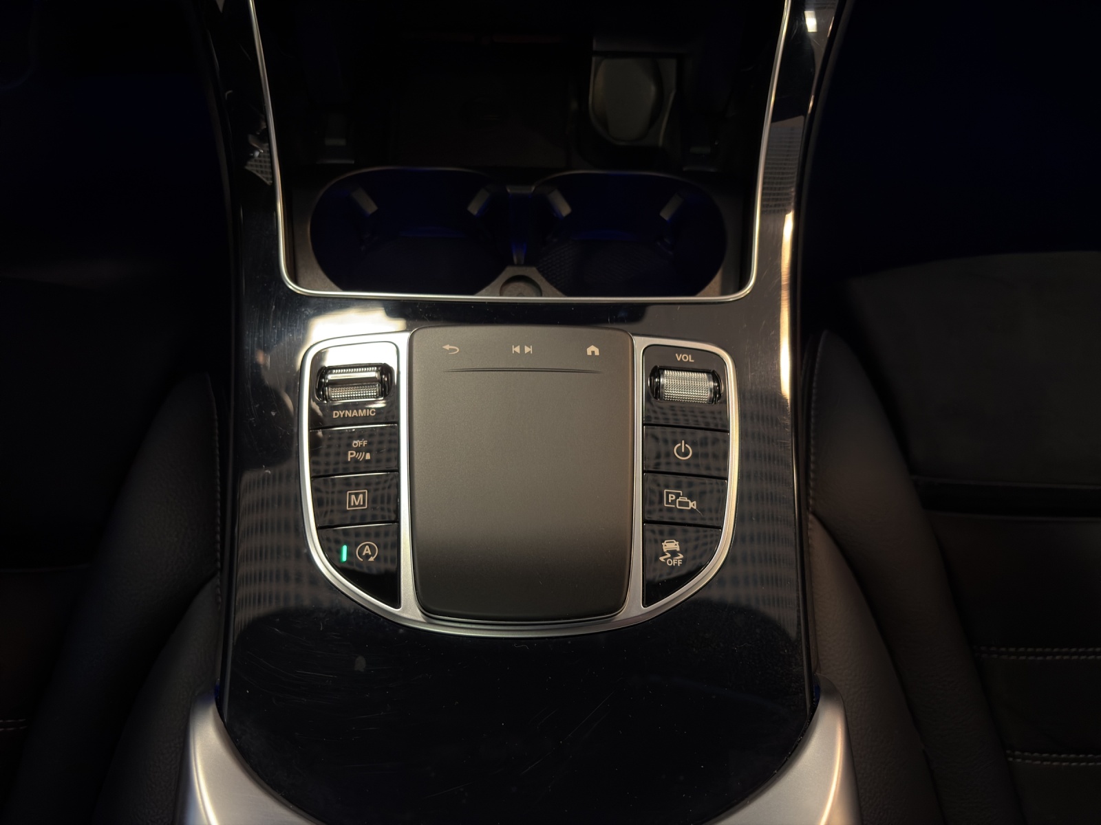 MERCEDES-BENZ GLC 200 AMG Line 4Matic-image-15