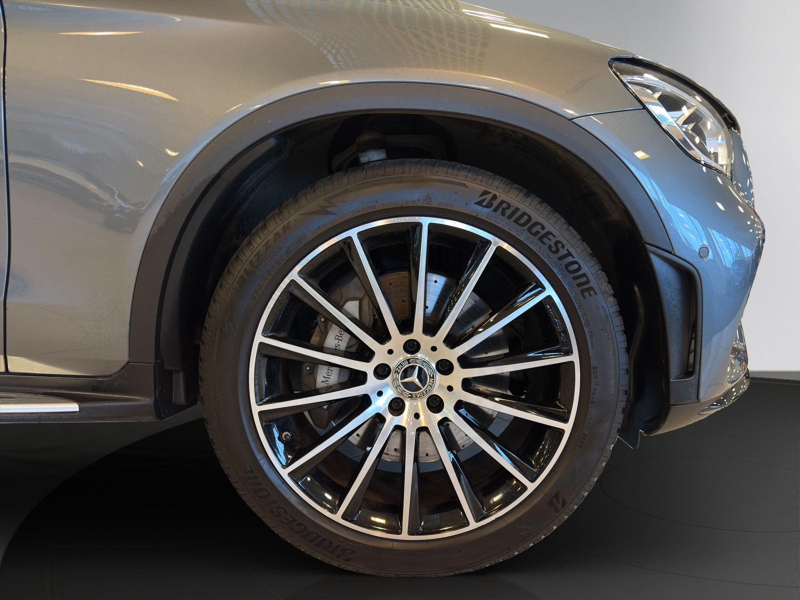 MERCEDES-BENZ GLC 200 AMG Line 4Matic-image-6