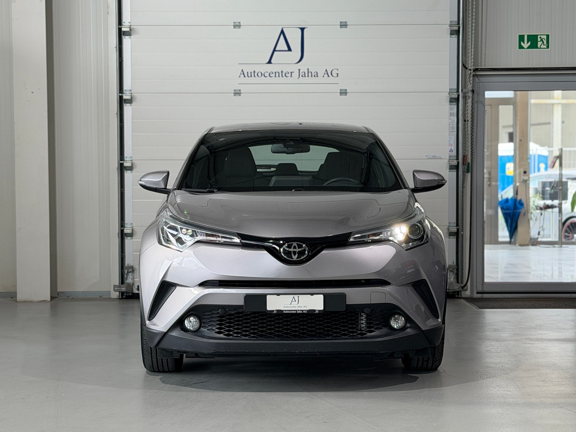 TOYOTA C-HR 1.2 Turbo Premium 4WD Multidrive S inkl. Werksgarantie-showroom-element-3