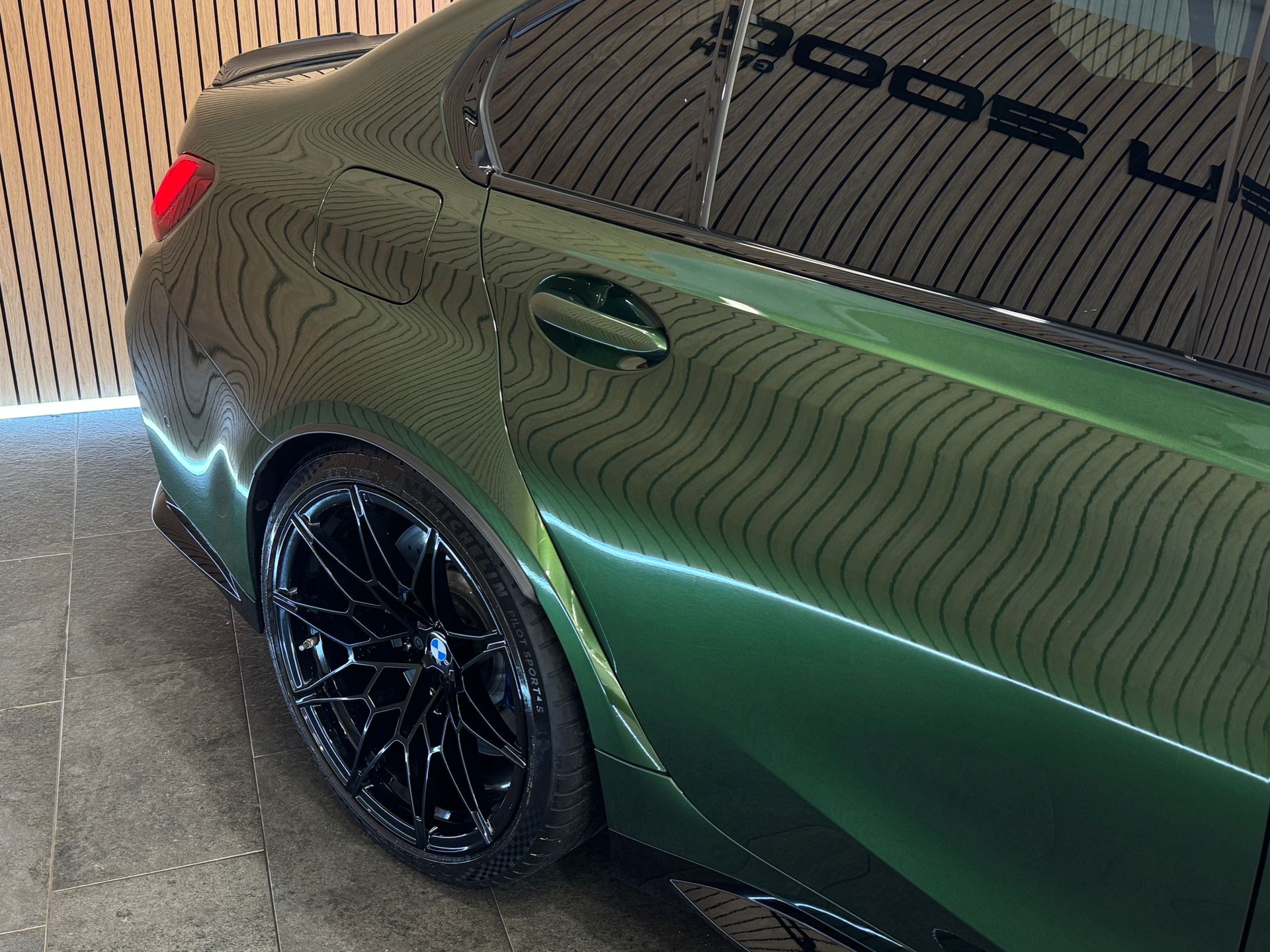 BMW M3 Competition M xDrive * Anglesey Grün*-image-5