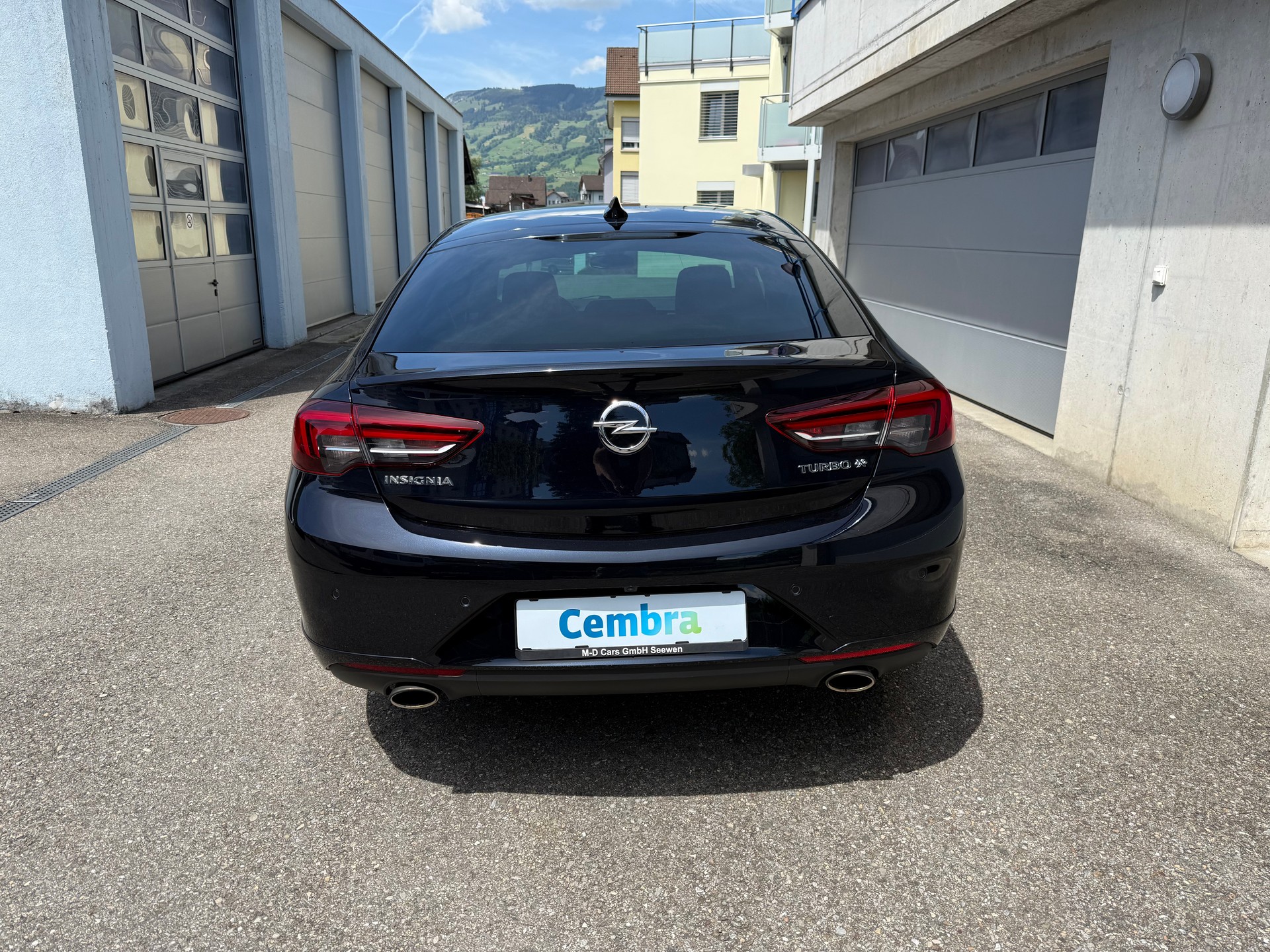 OPEL Insignia 2.0 T Grand Sport OPC line 4WD Automat.-image-4