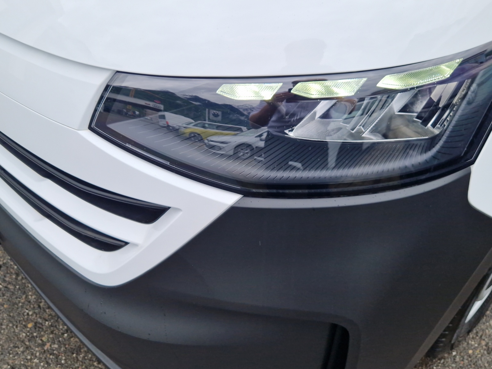 VW Transporter 2.0 TDI-image-13