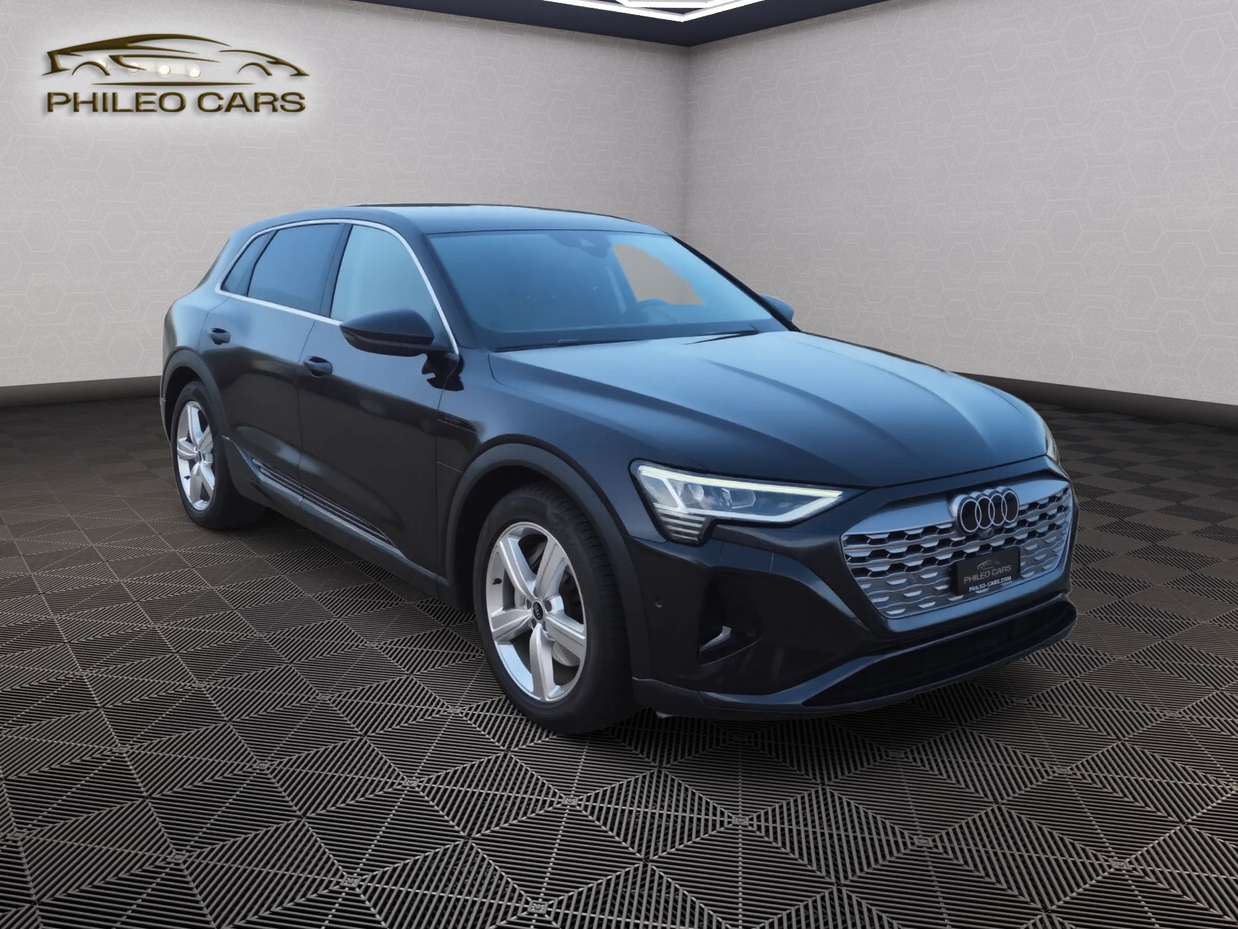 AUDI Q8 55 e-tron advanced quattro-image-2