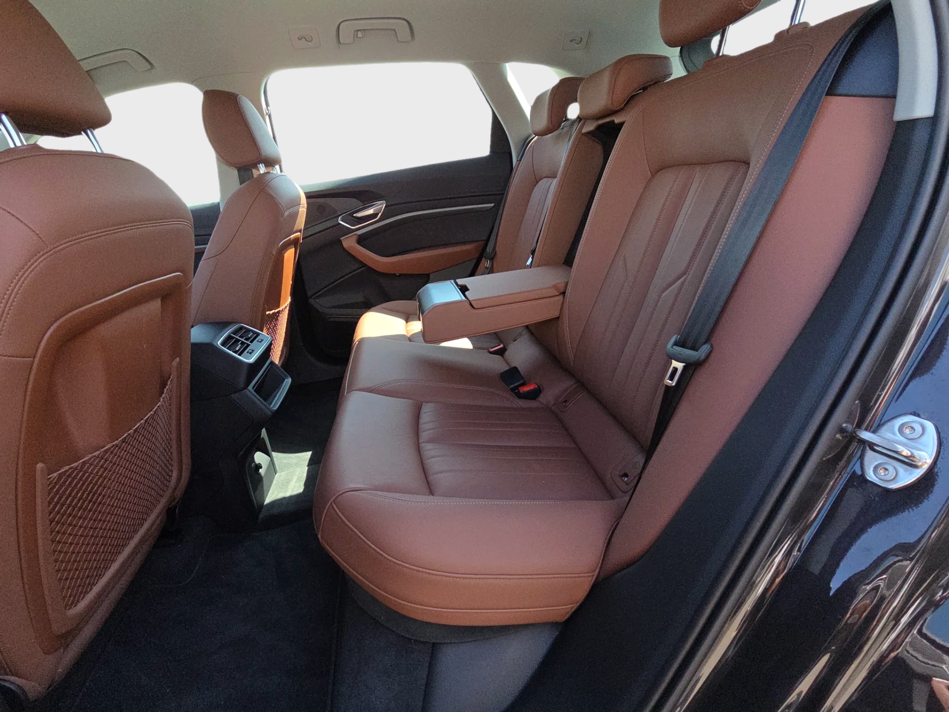 AUDI Q8 55 e-tron advanced quattro-image-12