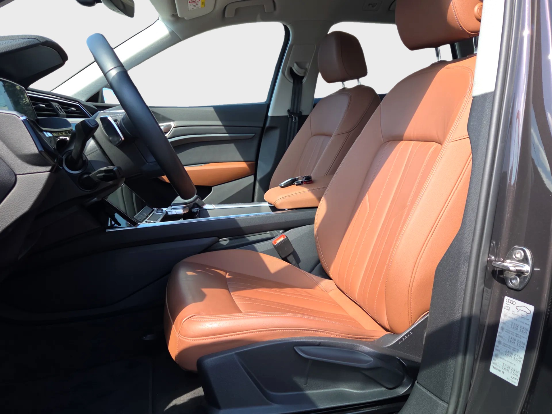 AUDI Q8 55 e-tron advanced quattro-image-11