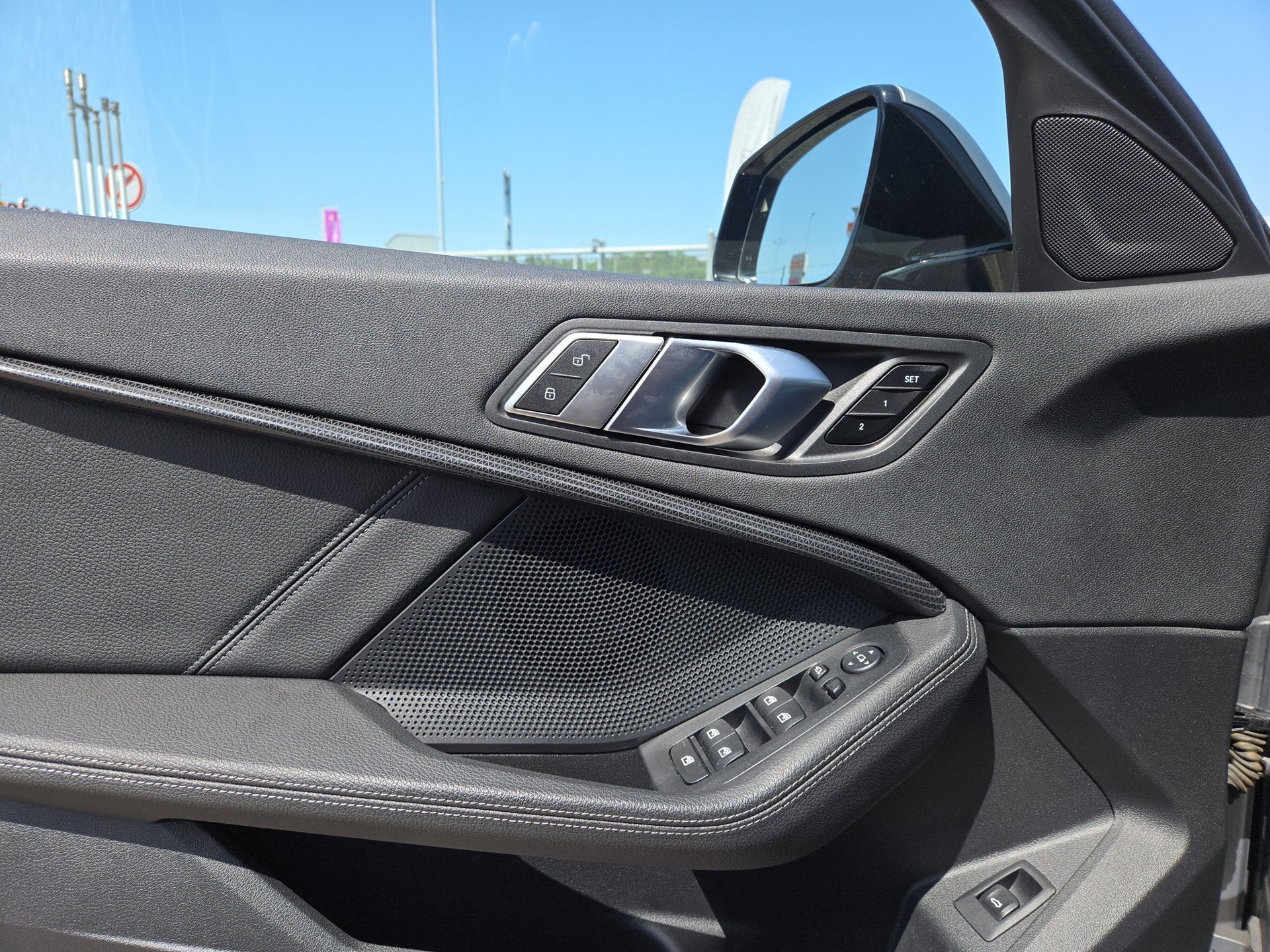 BMW 120i M Sport Steptronic-image-16
