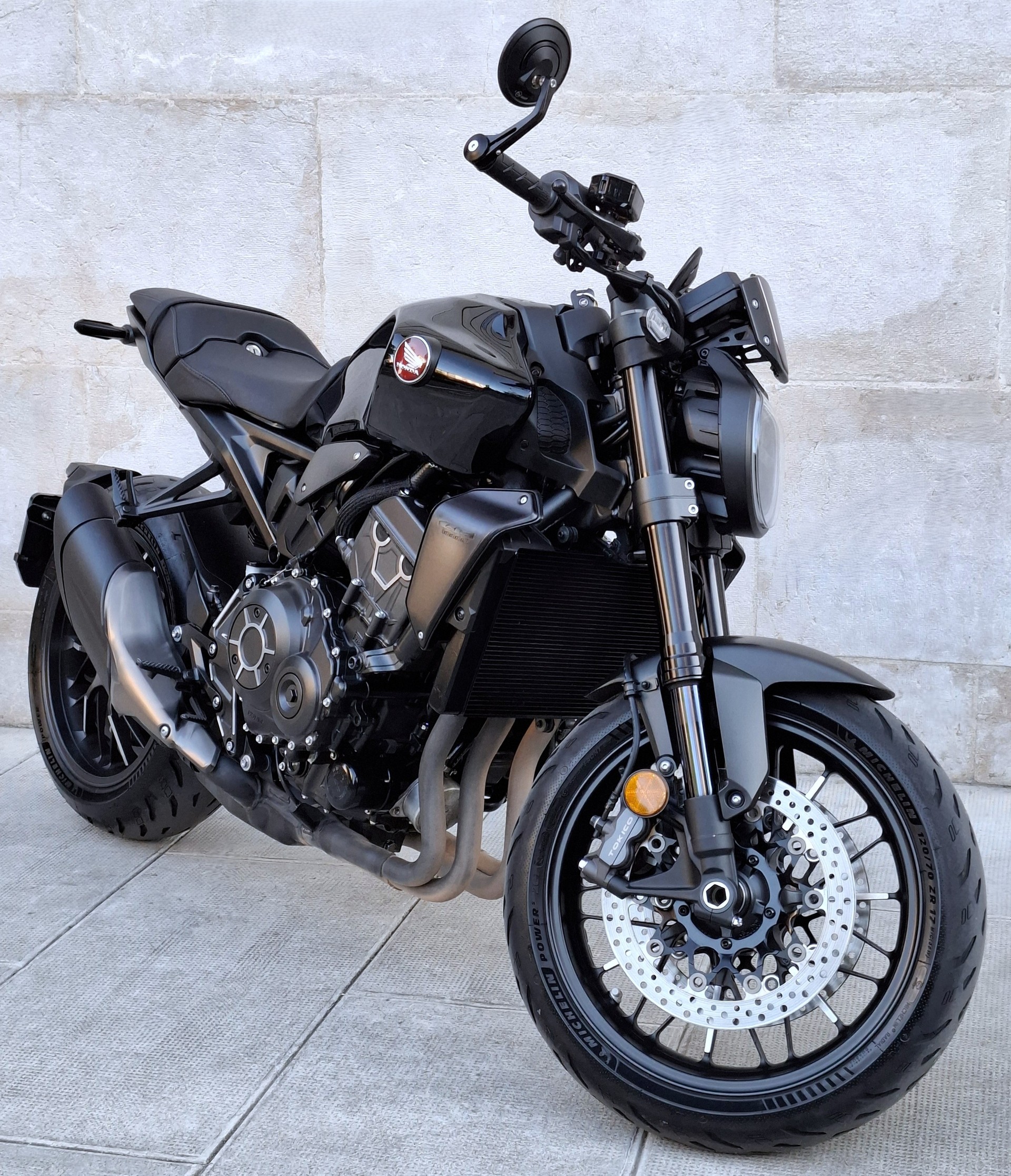 HONDA CB 1000 R-showroom-element-1