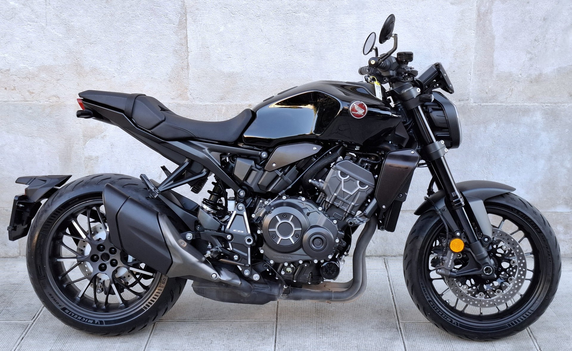 HONDA CB 1000 R