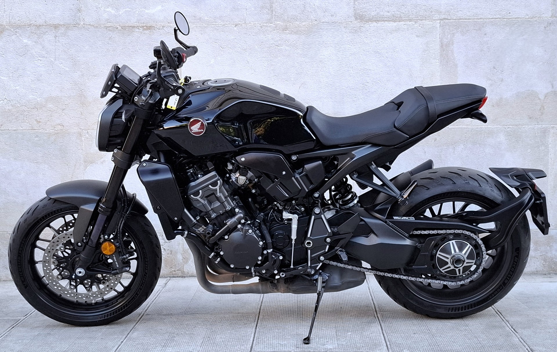 HONDA CB 1000 R-showroom-element-2