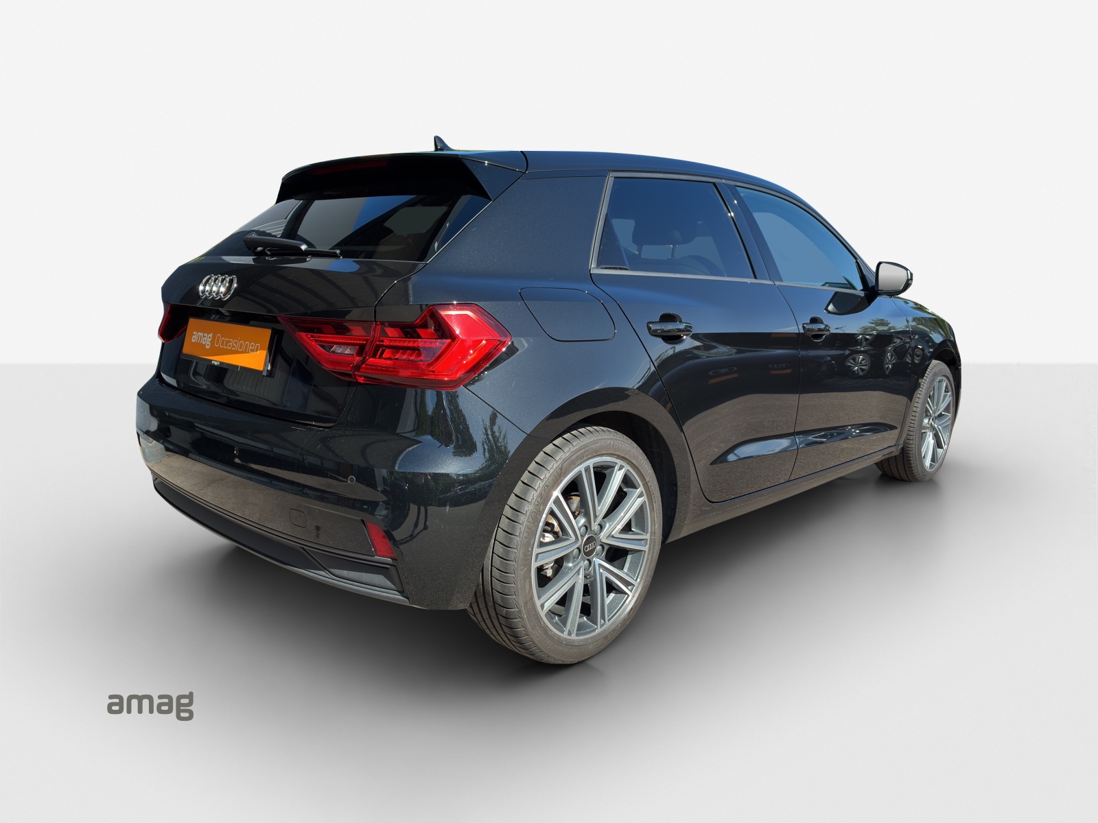 AUDI A1 Sportback 30 TFSI Attraction S-tronic-image-4