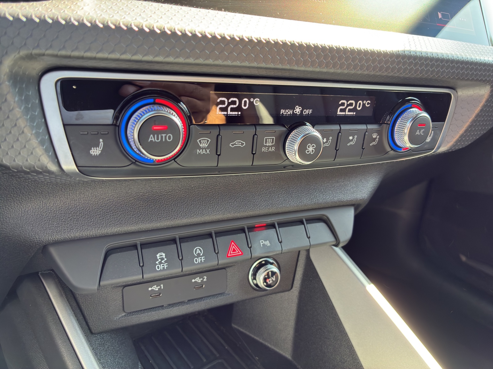 AUDI A1 Sportback 30 TFSI Attraction S-tronic-image-14
