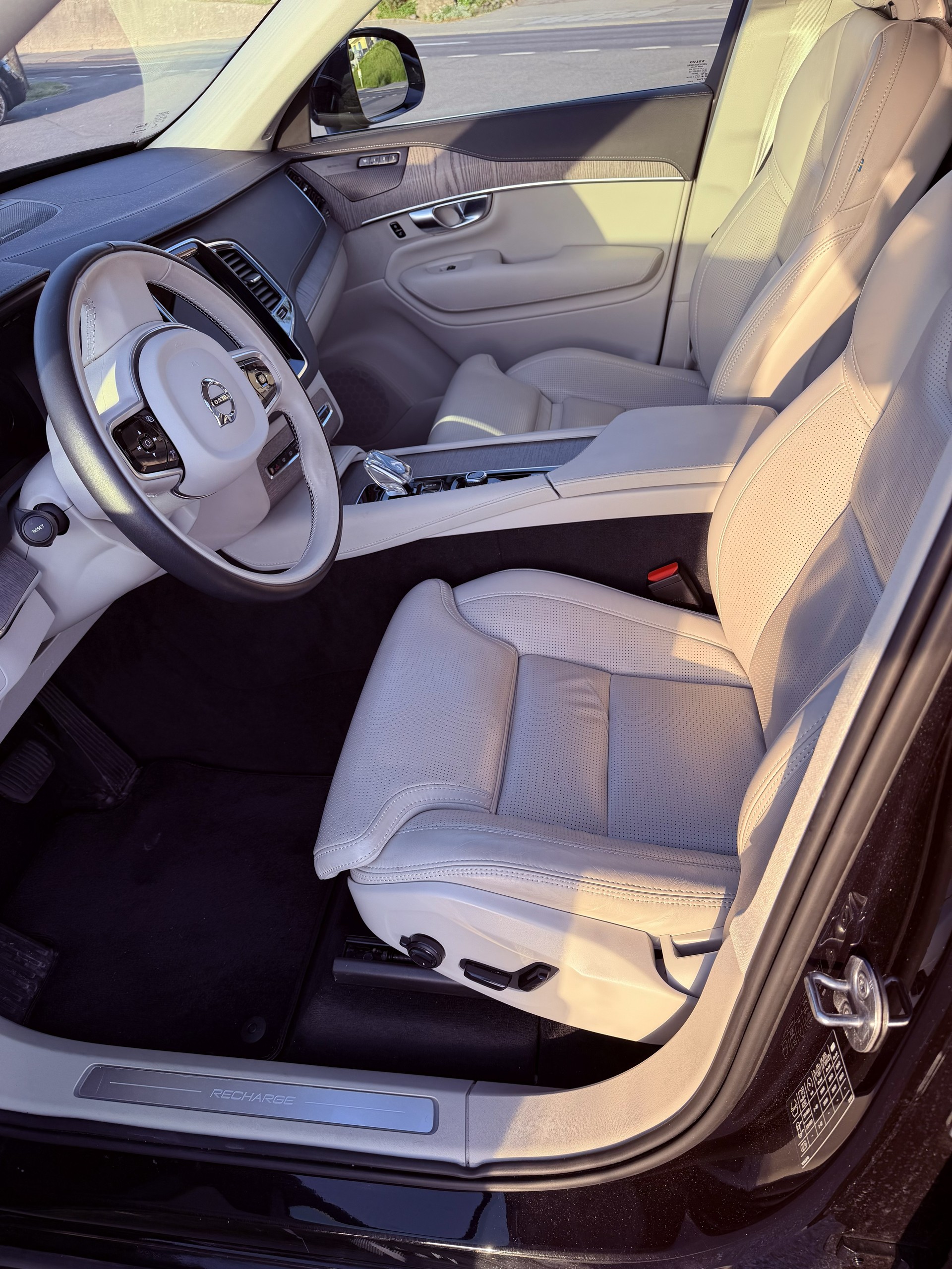 VOLVO 2.0 T8 TE Inscription 7P. eAWD-image-4