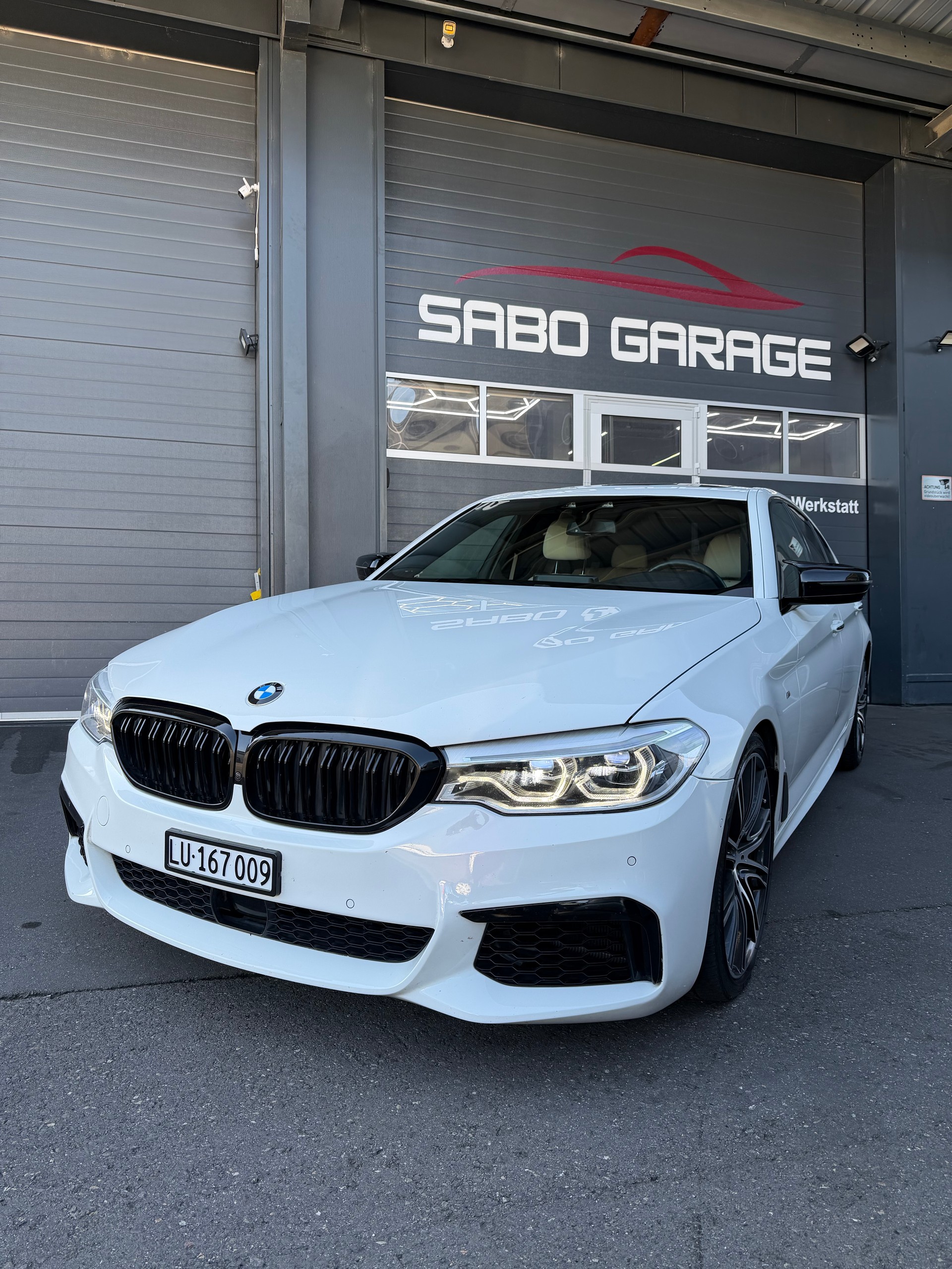 BMW Serie 5 G30 M550i xDrive-image-0