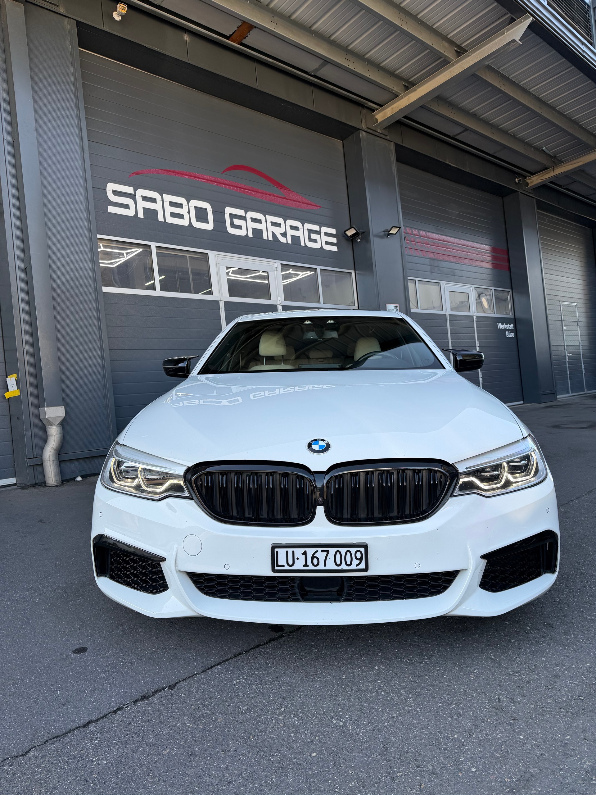BMW Serie 5 G30 M550i xDrive-image-2