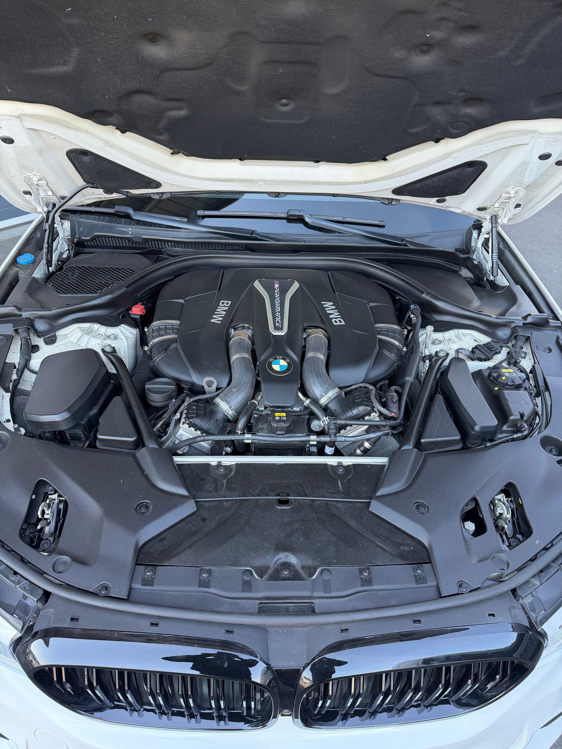 BMW Serie 5 G30 M550i xDrive-image-11