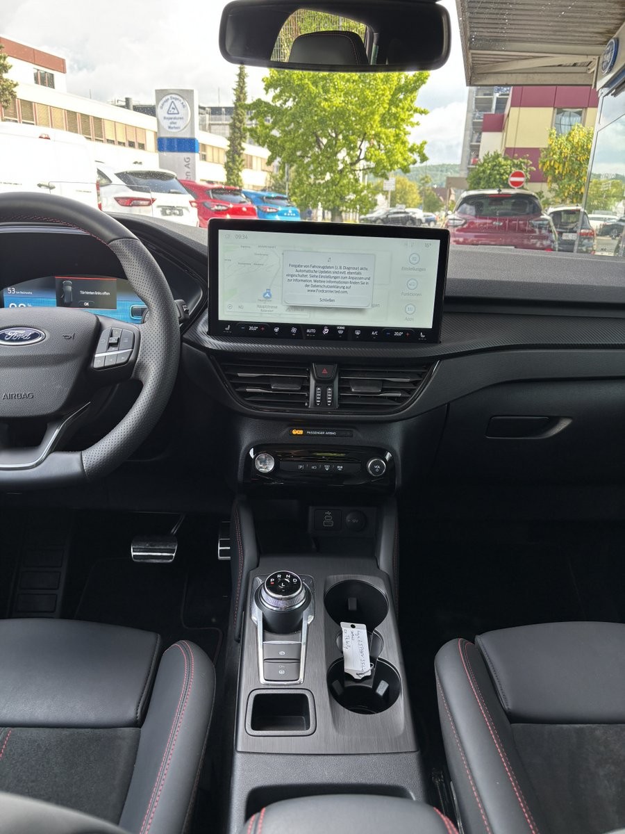FORD Kuga 2.5 Plug-in Hybrid ST-Line X-image-2