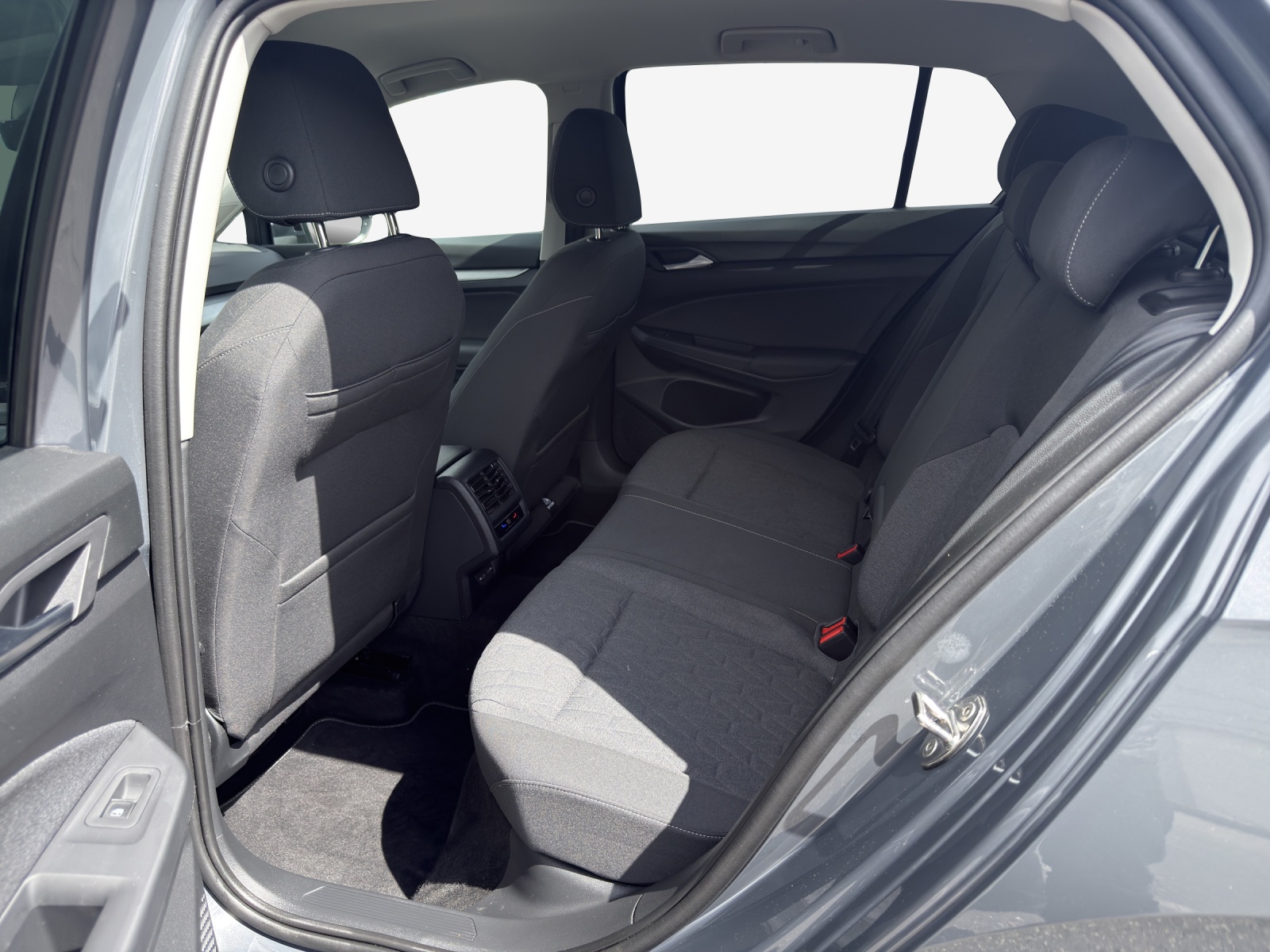 VW Golf 1.5 e TSI mHEV Life DSG-image-11