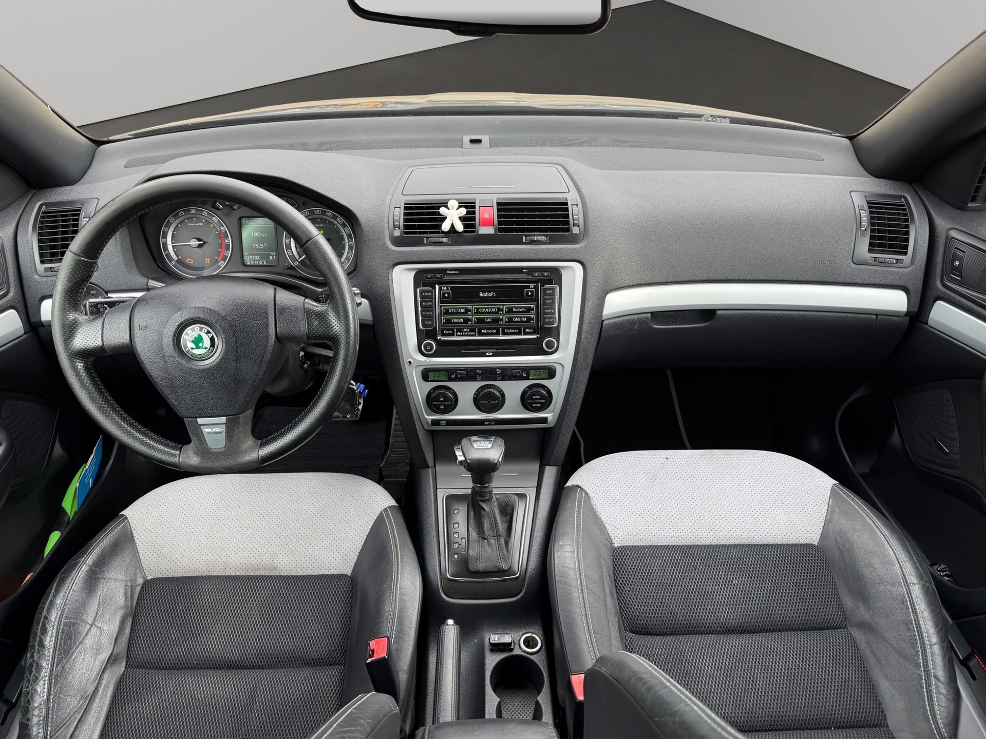 SKODA Octavia 2.0 TDI RS DSG-image-8