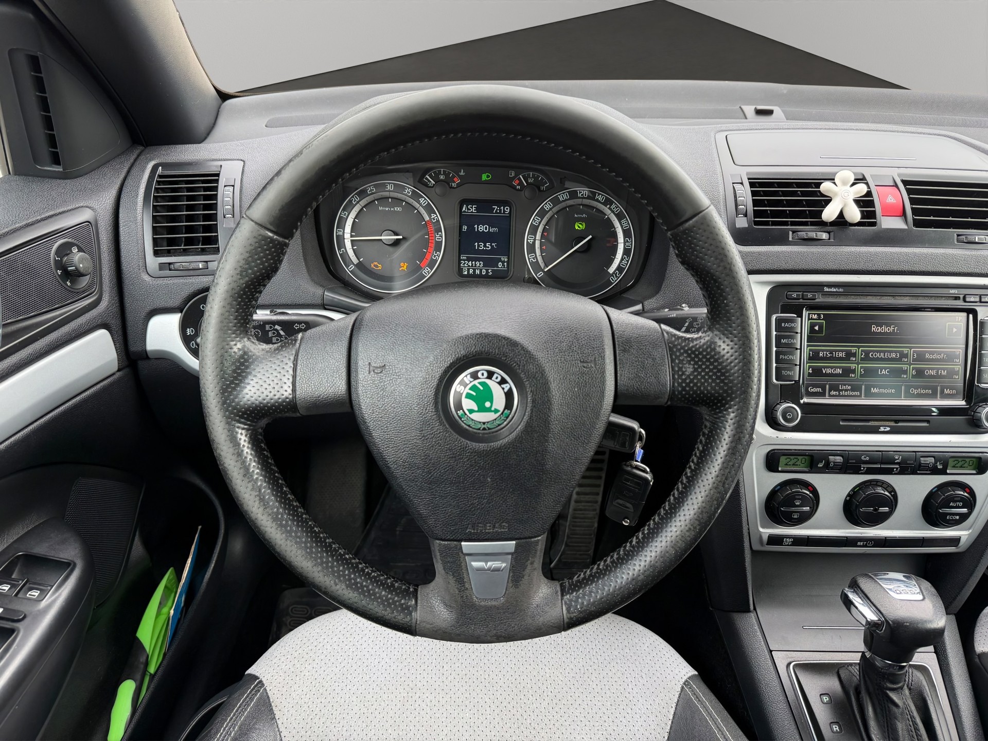 SKODA Octavia 2.0 TDI RS DSG-image-9