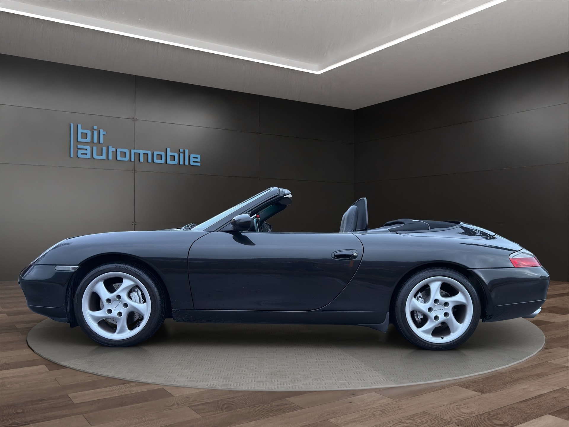 PORSCHE 911 Carrera 4 Cabrio-image-2