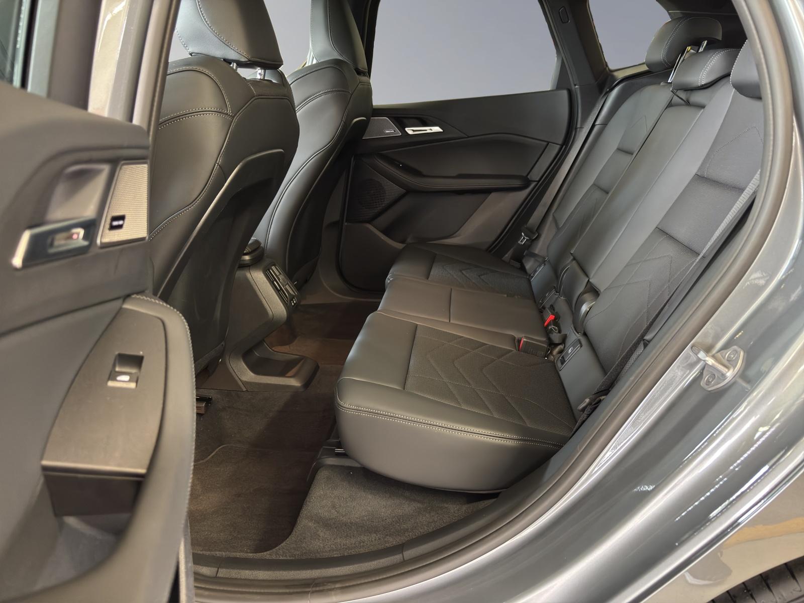 BMW 223i xDrive SDKG Active Tourer-image-8