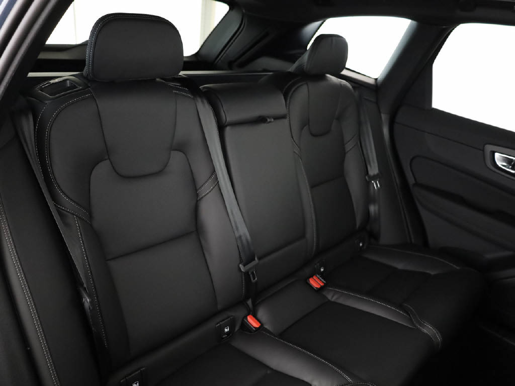 VOLVO XC60 2.0 T8 TE Black Edition eAWD-image-28