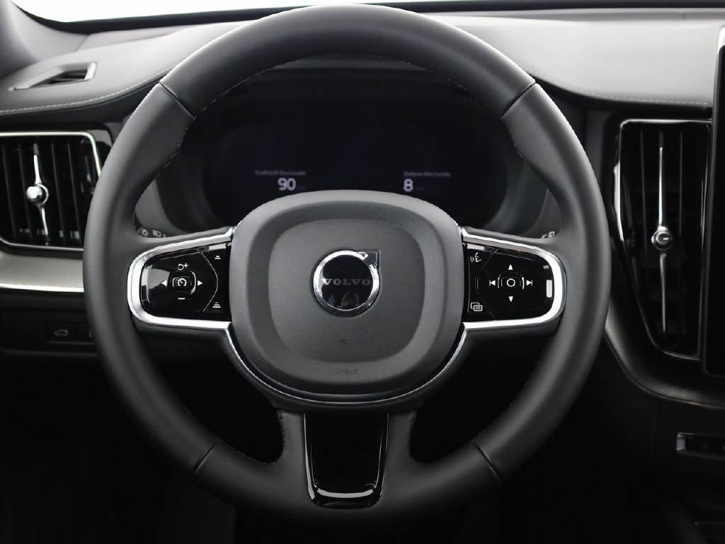 VOLVO XC60 2.0 T8 TE Black Edition eAWD-image-30