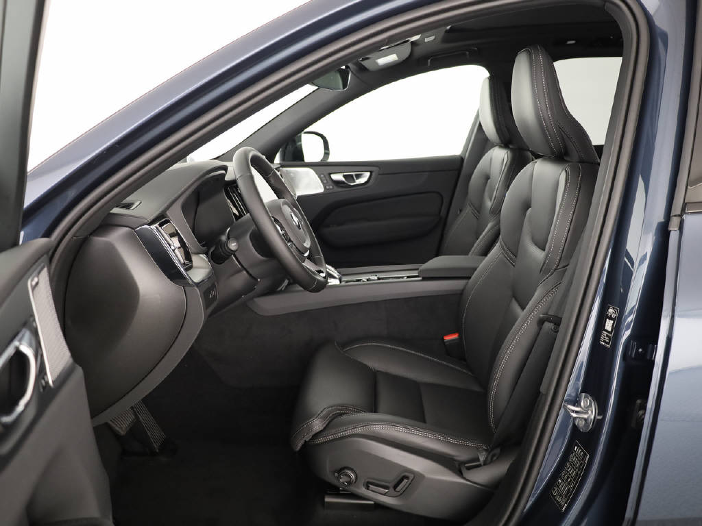 VOLVO XC60 2.0 T8 TE Black Edition eAWD-image-1