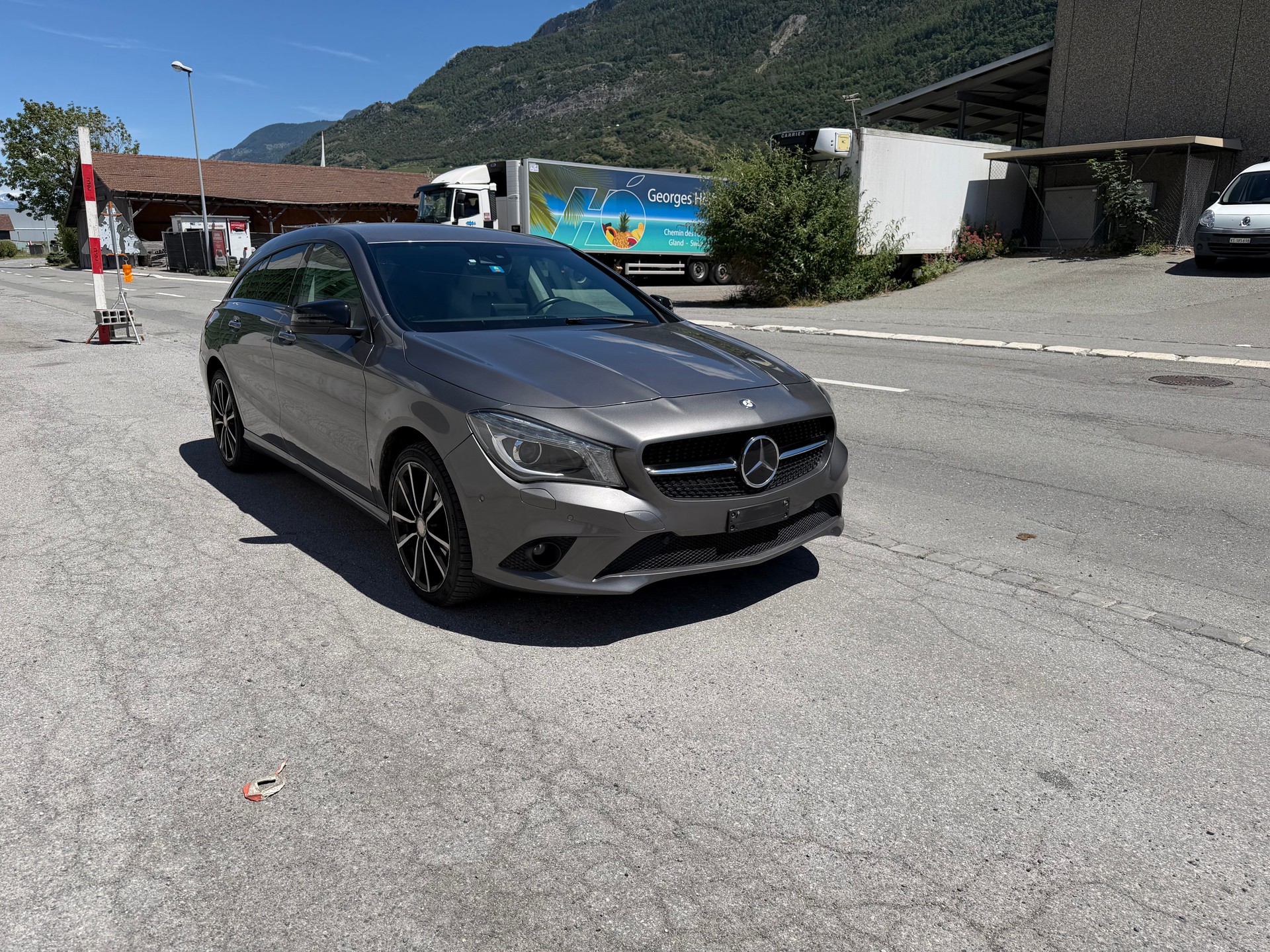 MERCEDES-BENZ CLA Shooting Brake 200 d AMG Line 7G-DCT-image-7